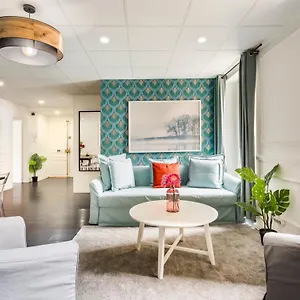 Cozy - Champs Elysees - Grande Armee , Paris France